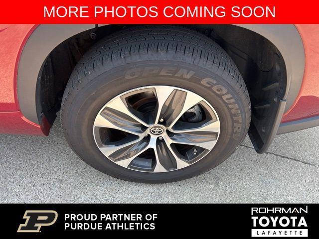 used 2021 Toyota Highlander car, priced at $33,181