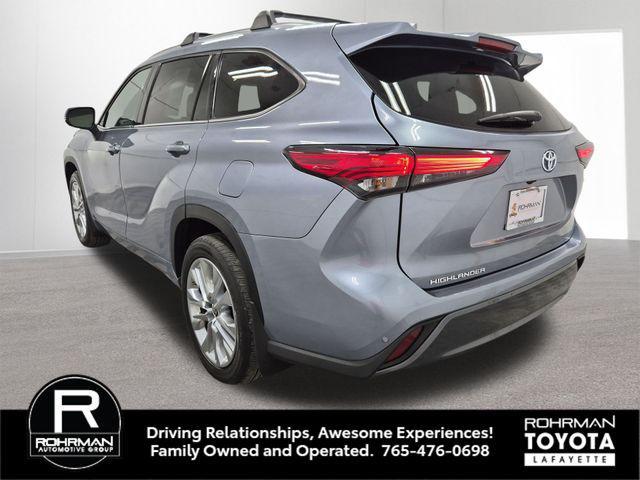 used 2022 Toyota Highlander Hybrid car, priced at $44,406
