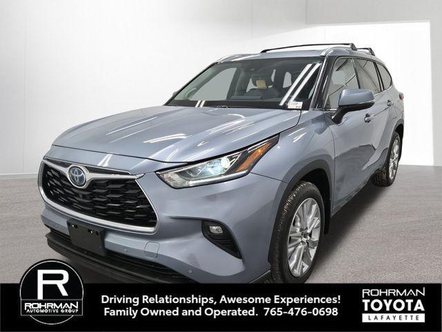 used 2022 Toyota Highlander Hybrid car, priced at $44,406