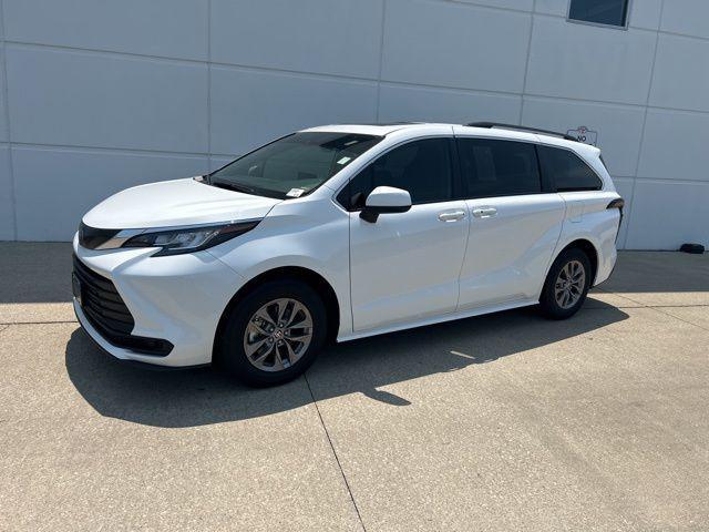 used 2023 Toyota Sienna car, priced at $43,290