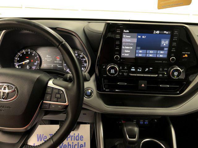 used 2022 Toyota Highlander car, priced at $35,341