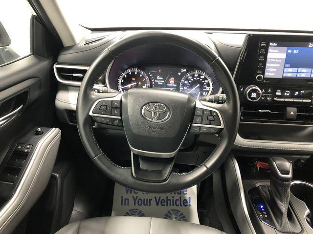 used 2022 Toyota Highlander car, priced at $35,341