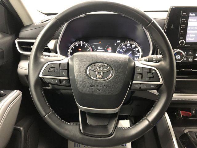 used 2022 Toyota Highlander car, priced at $35,341