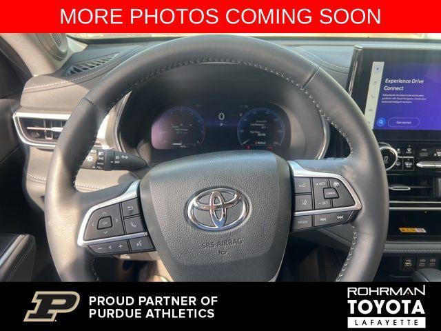 used 2025 Toyota Highlander car, priced at $56,509