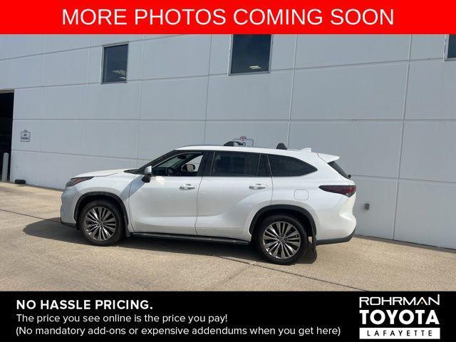 used 2025 Toyota Highlander car, priced at $56,509