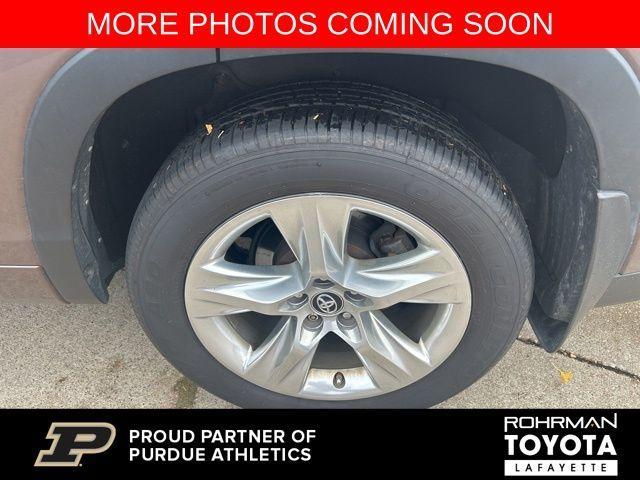 used 2017 Toyota Highlander Hybrid car, priced at $23,110