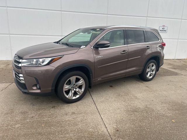 used 2017 Toyota Highlander Hybrid car, priced at $23,110