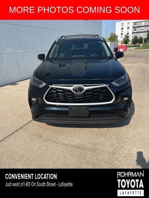used 2022 Toyota Highlander car, priced at $40,038