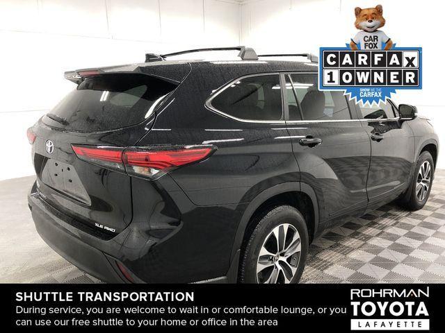 used 2023 Toyota Highlander car, priced at $37,154