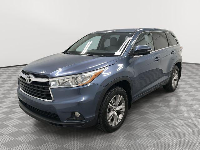 used 2016 Toyota Highlander car, priced at $19,163