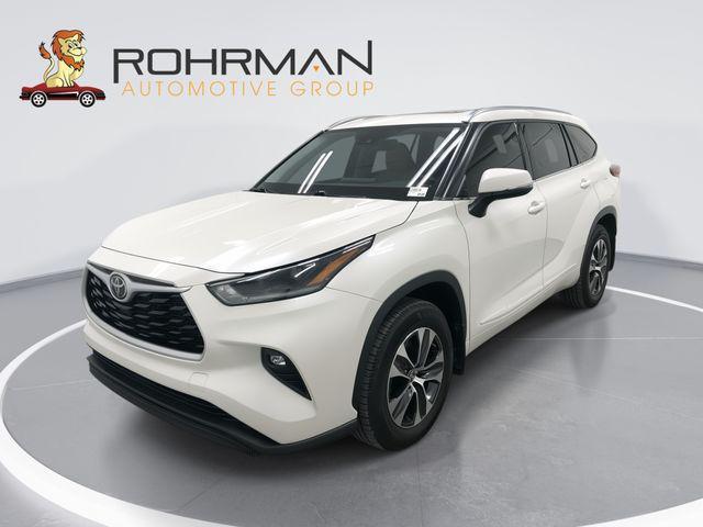 used 2021 Toyota Highlander car, priced at $34,126