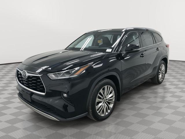 used 2021 Toyota Highlander car, priced at $34,960