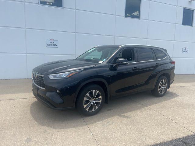 used 2020 Toyota Highlander car, priced at $31,937