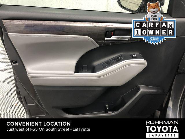 used 2023 Toyota Highlander car, priced at $39,104