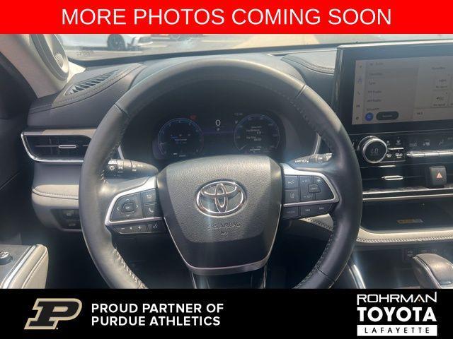 used 2023 Toyota Highlander car, priced at $42,581
