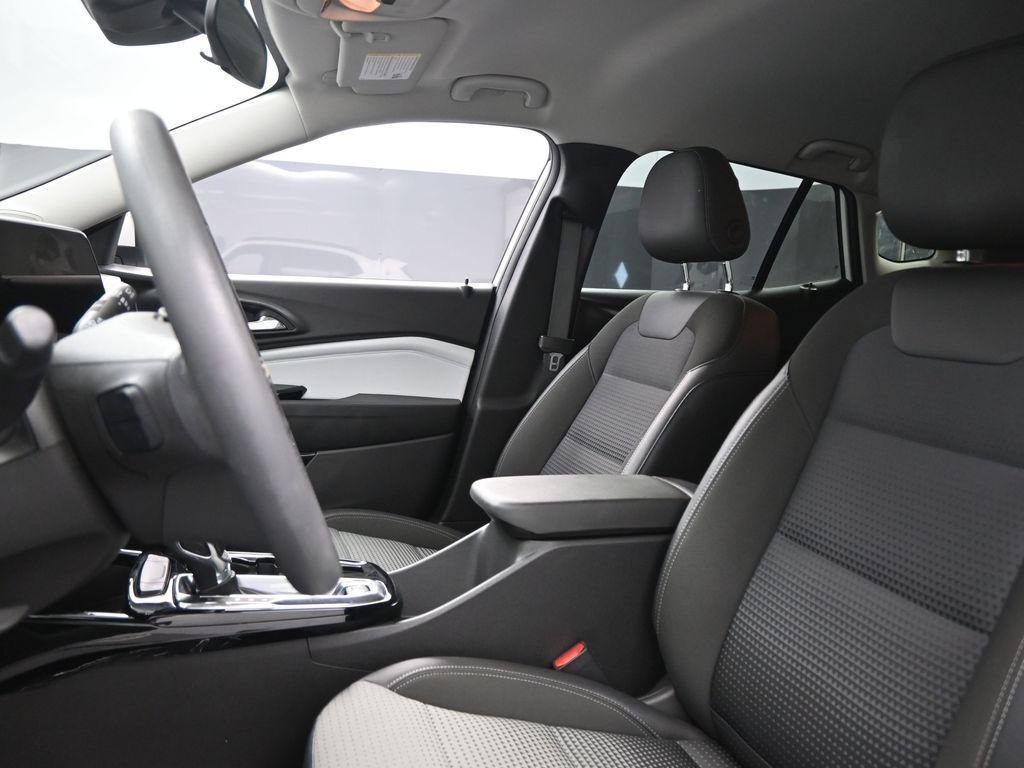 used 2024 Chevrolet Trax car, priced at $21,037