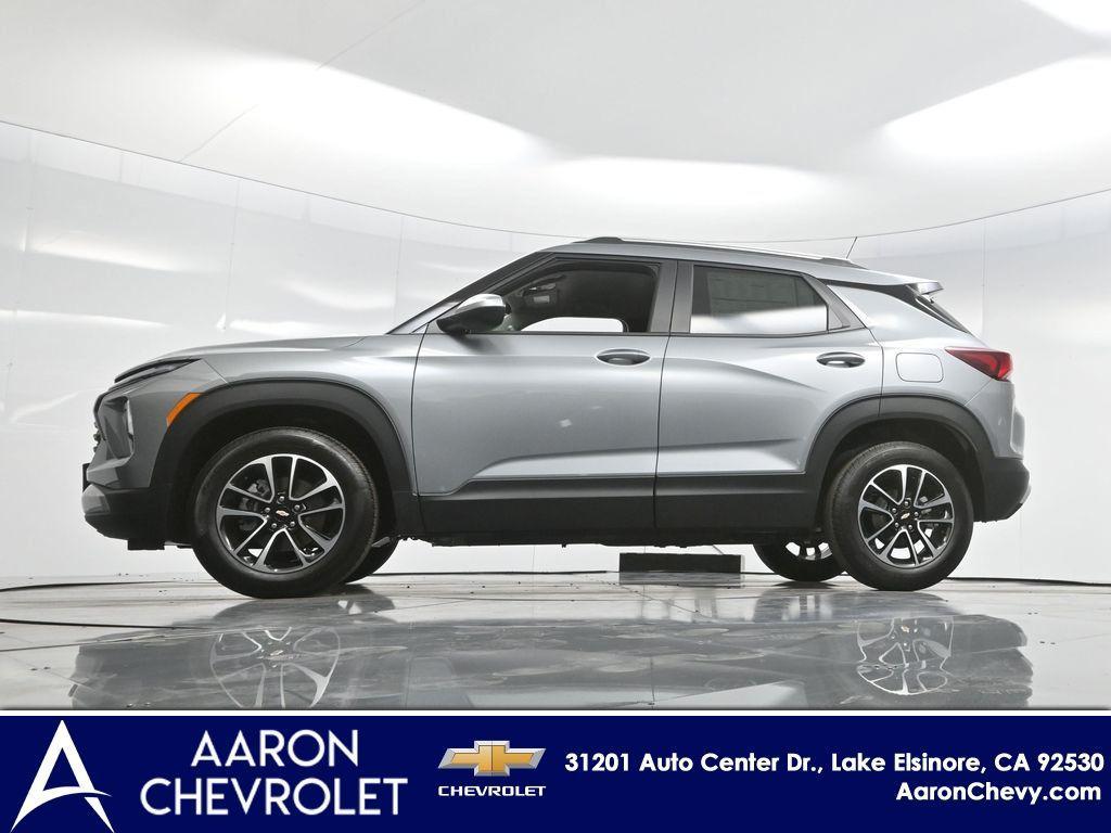 new 2025 Chevrolet TrailBlazer car, priced at $29,080