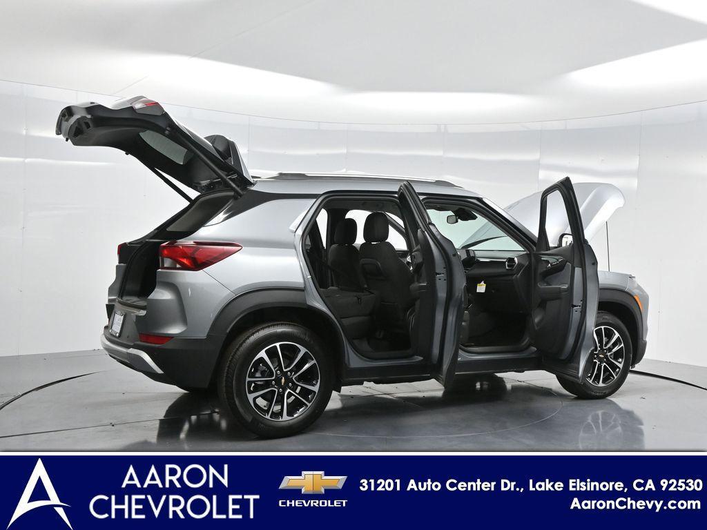new 2025 Chevrolet TrailBlazer car, priced at $29,080