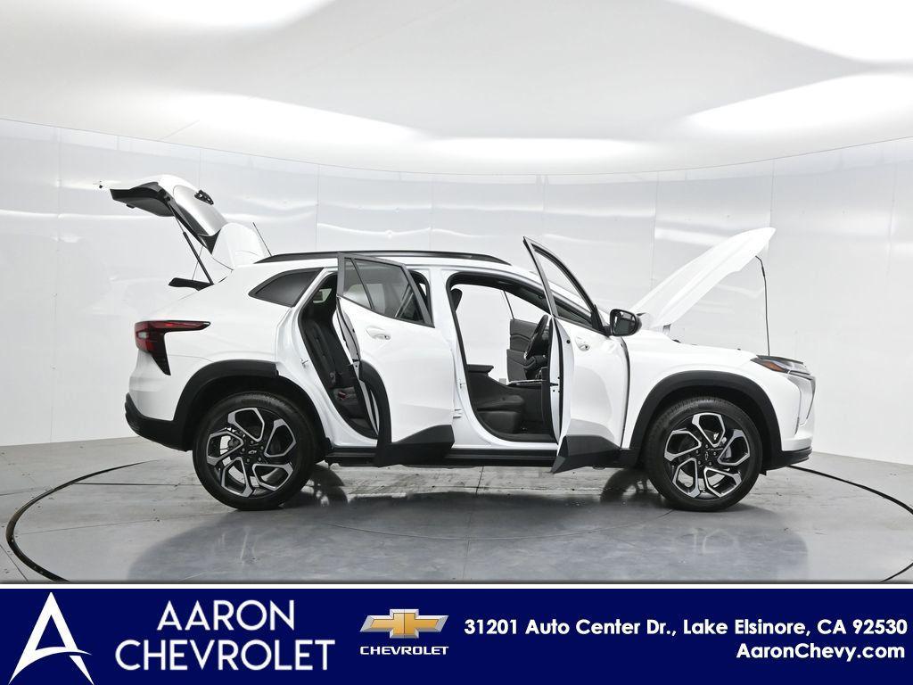 new 2026 Chevrolet Trax car, priced at $28,089