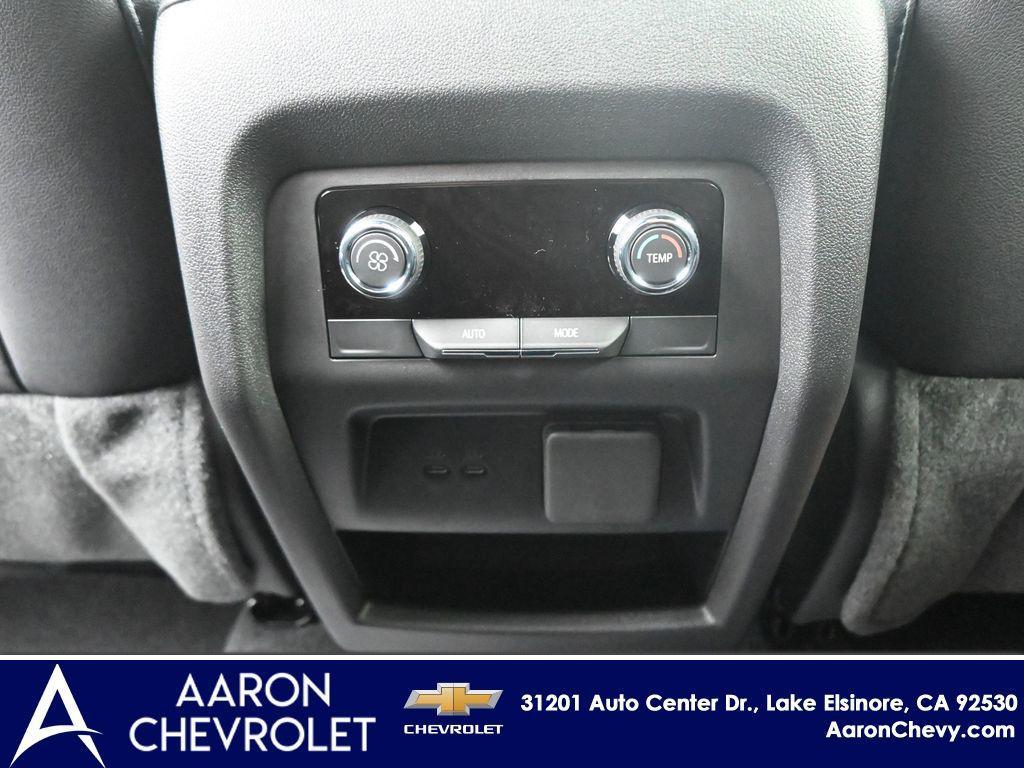 new 2025 Chevrolet Traverse car, priced at $52,915