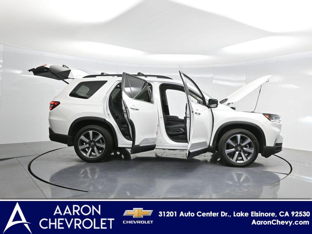 used 2024 Honda Pilot car, priced at $45,599