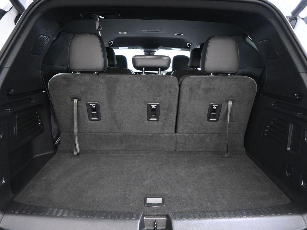 used 2025 Chevrolet Traverse car, priced at $35,998