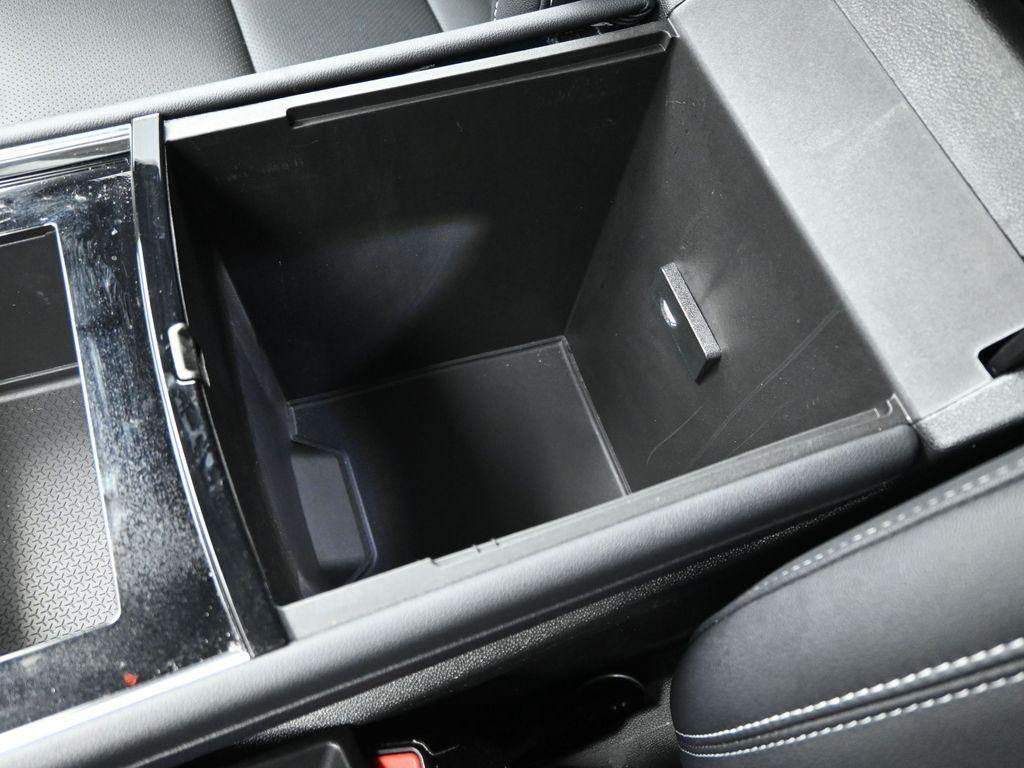 used 2025 Chevrolet Traverse car, priced at $35,998