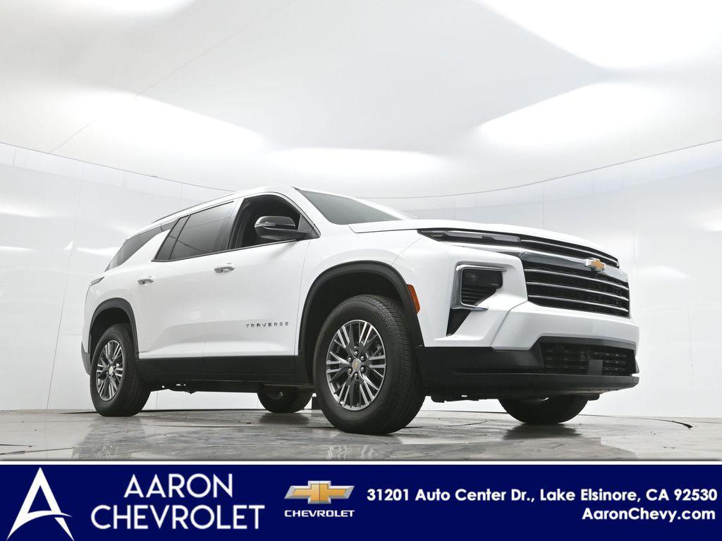 used 2025 Chevrolet Traverse car, priced at $35,998