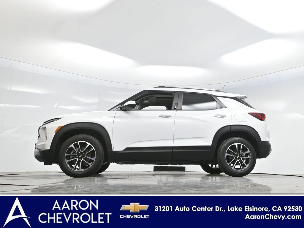 new 2025 Chevrolet TrailBlazer car, priced at $32,377