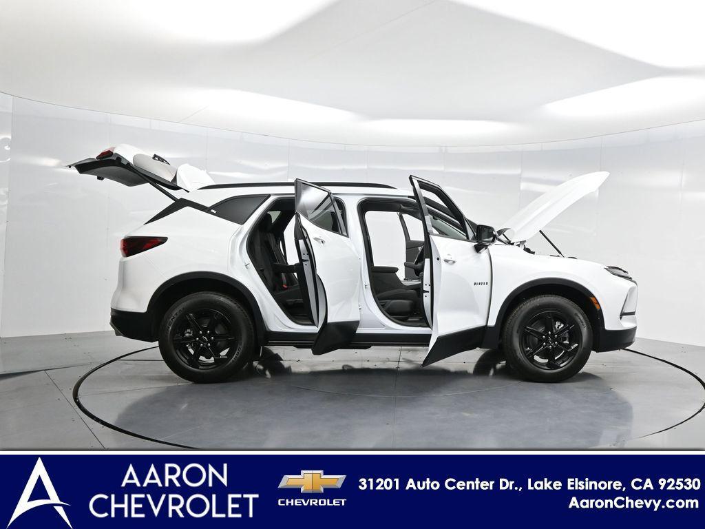 new 2025 Chevrolet Blazer car, priced at $38,304