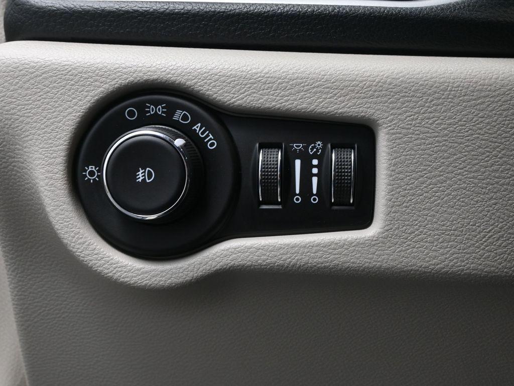 used 2021 Chrysler Pacifica car, priced at $24,000