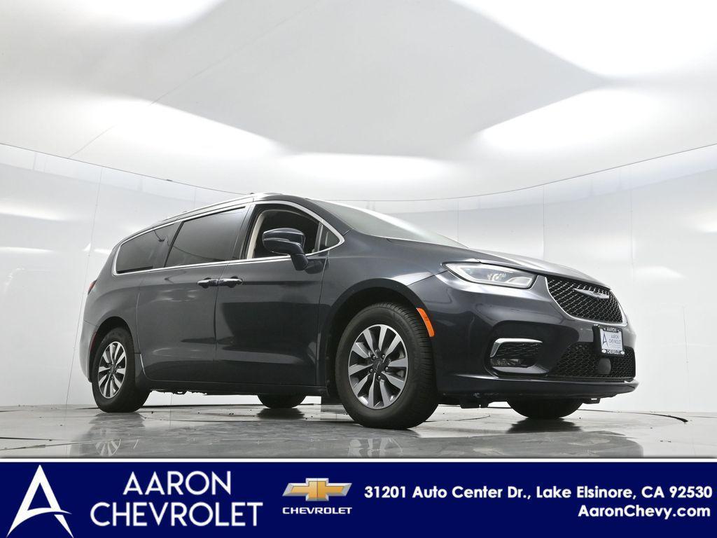 used 2021 Chrysler Pacifica car, priced at $24,000