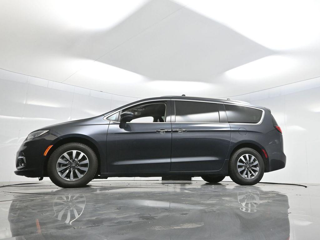 used 2021 Chrysler Pacifica car, priced at $24,000
