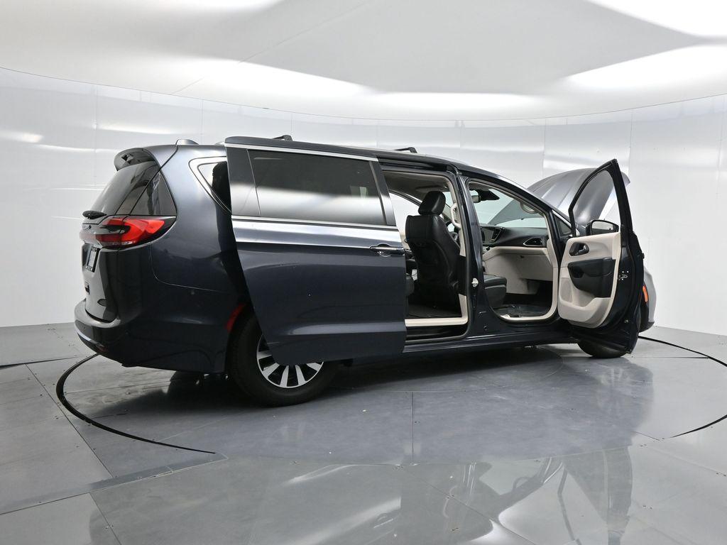 used 2021 Chrysler Pacifica car, priced at $24,000
