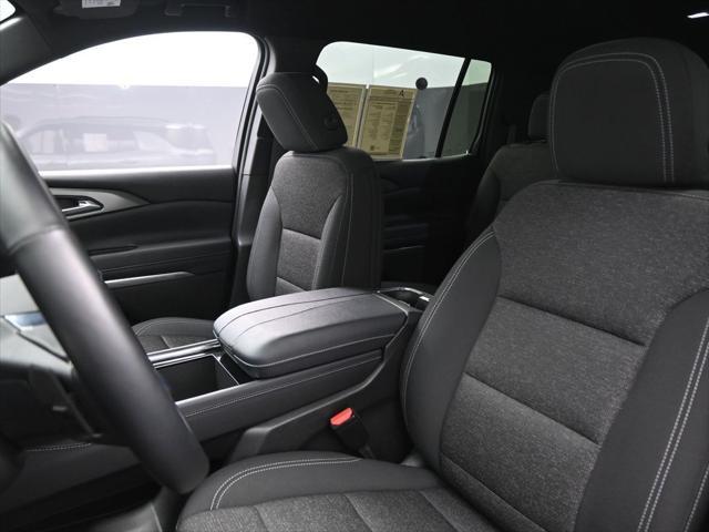 used 2025 Chevrolet Traverse car, priced at $38,076