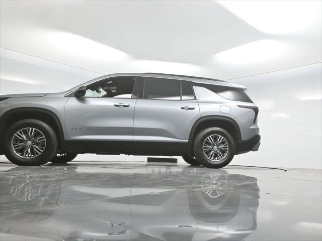 used 2025 Chevrolet Traverse car, priced at $38,076