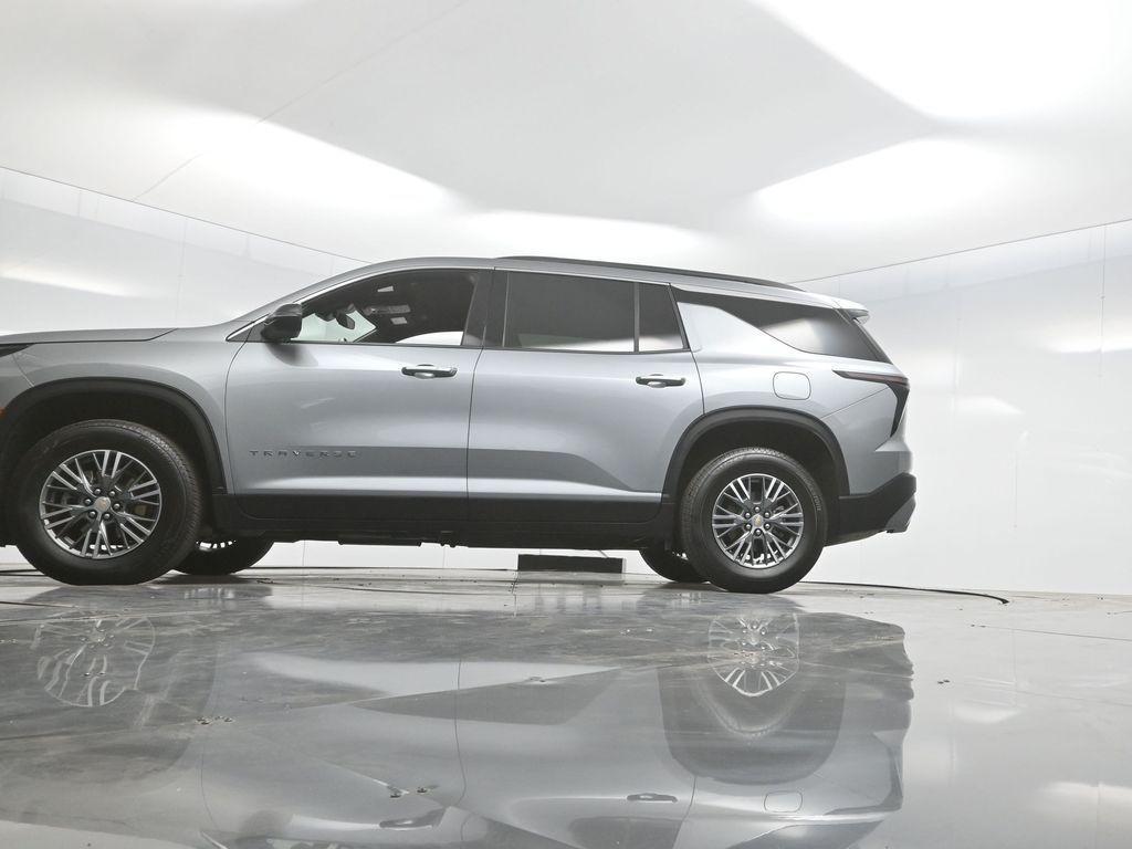 used 2025 Chevrolet Traverse car, priced at $36,699