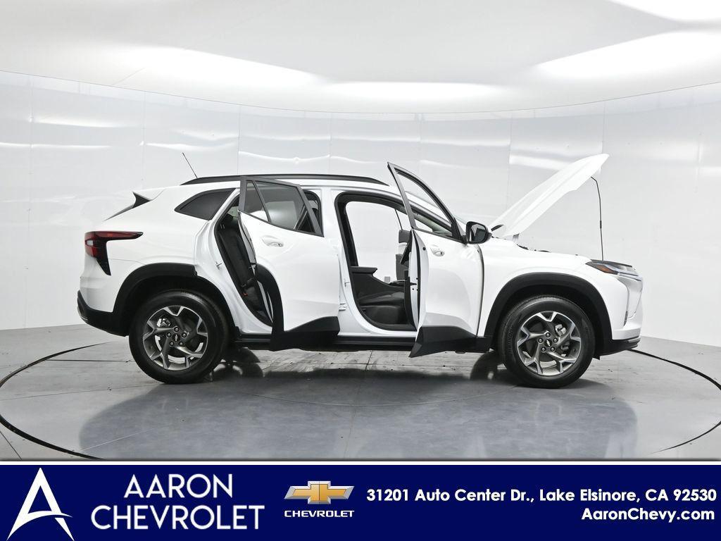 new 2025 Chevrolet Trax car, priced at $26,049
