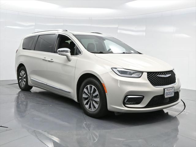 used 2021 Chrysler Pacifica Hybrid car, priced at $30,759