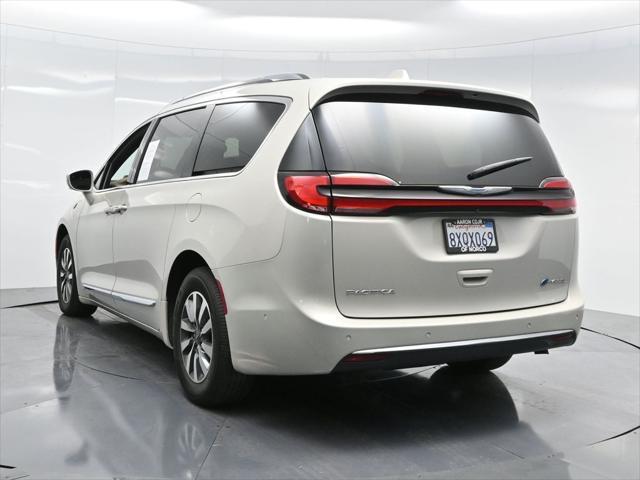 used 2021 Chrysler Pacifica Hybrid car, priced at $30,759