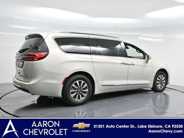 used 2021 Chrysler Pacifica Hybrid car, priced at $28,999