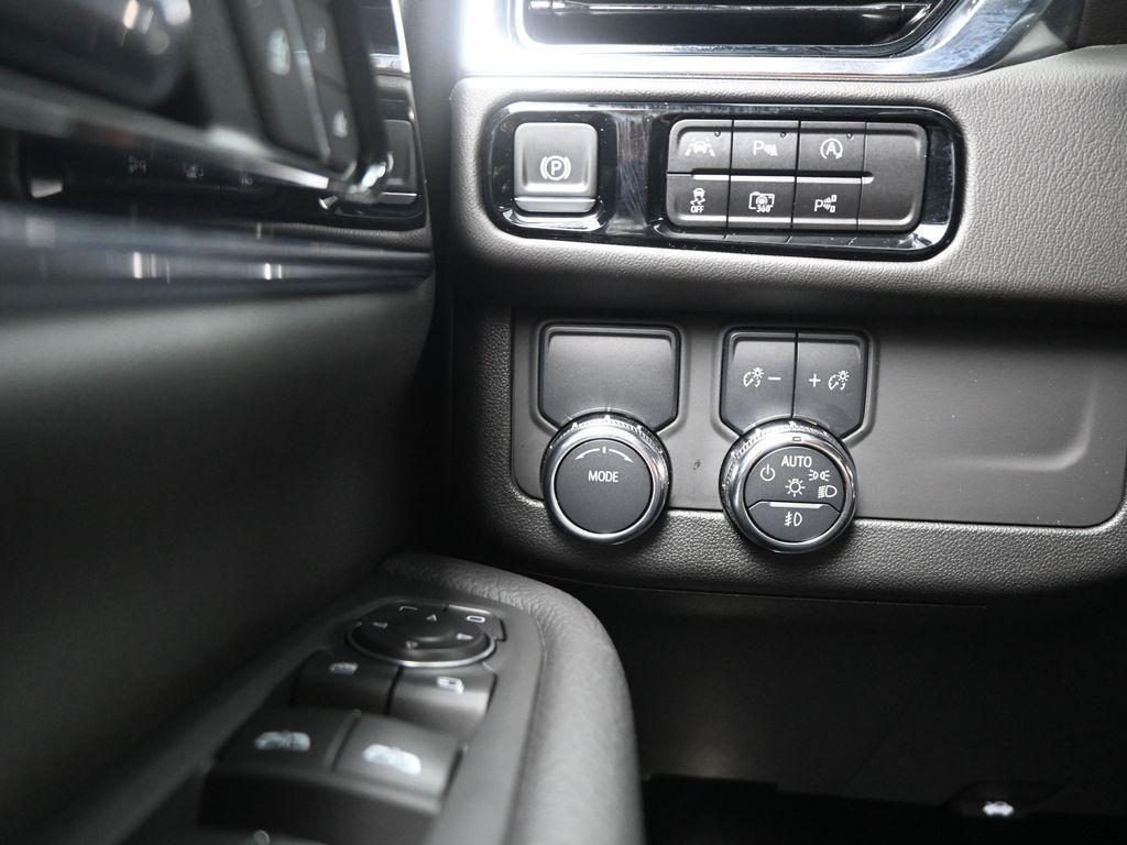 used 2025 GMC Yukon XL car, priced at $82,999
