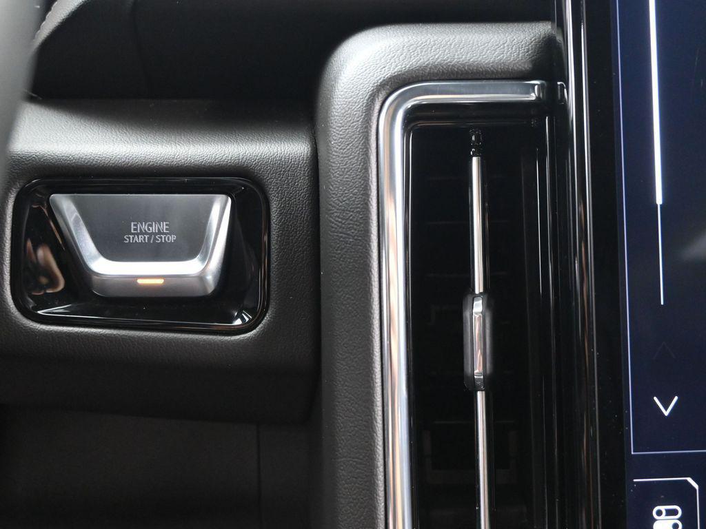 used 2025 GMC Yukon XL car, priced at $82,999