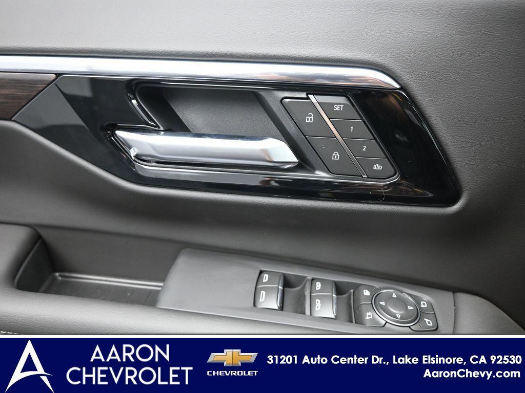 new 2025 Chevrolet Suburban car, priced at $82,595