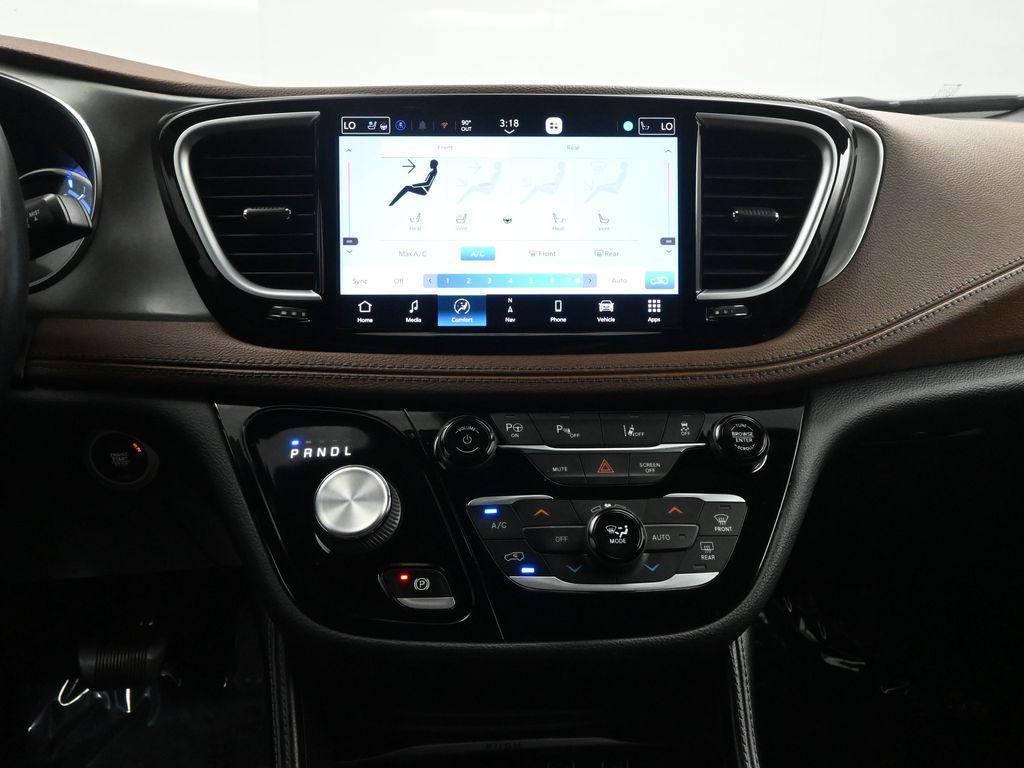 used 2021 Chrysler Pacifica Hybrid car, priced at $29,500