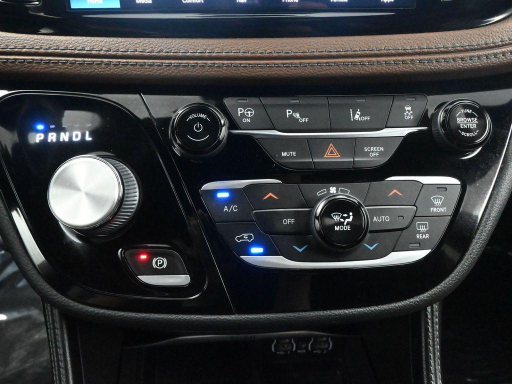 used 2021 Chrysler Pacifica Hybrid car, priced at $29,500