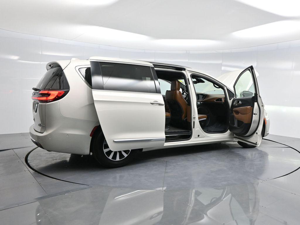 used 2021 Chrysler Pacifica Hybrid car, priced at $29,500