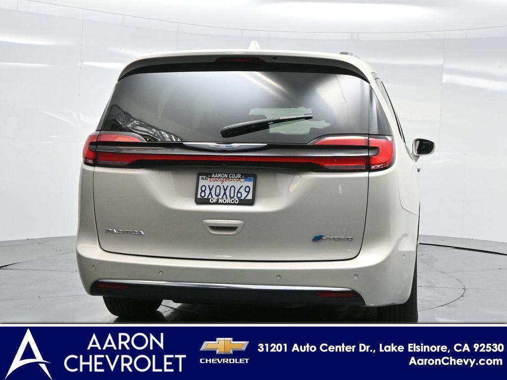 new 2021 Chrysler Pacifica Hybrid car