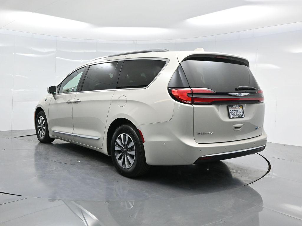 used 2021 Chrysler Pacifica Hybrid car, priced at $29,500