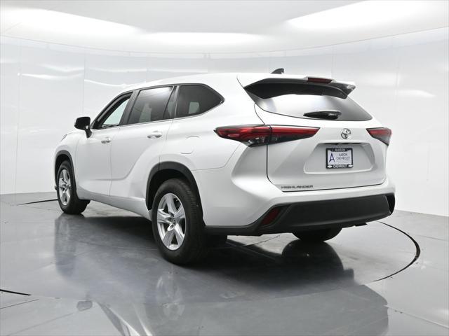 used 2023 Toyota Highlander car, priced at $31,499